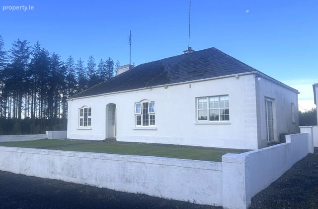 Cloonkeen, Williamstown, Co. Galway - Click to view photos