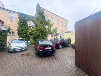 3 The Courtyard, Newtown Avenue, Blackrock, Co. Dublin - Image 2