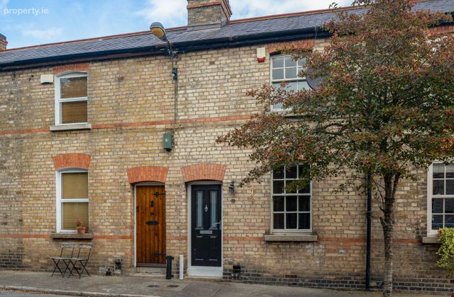 15 Warrenmount Place, South Circular Road, Dublin 8 - Click to view photos