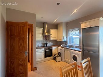 101 Clarkes Wood, Mount Oval Village, Rochestown, Co. Cork - Image 2