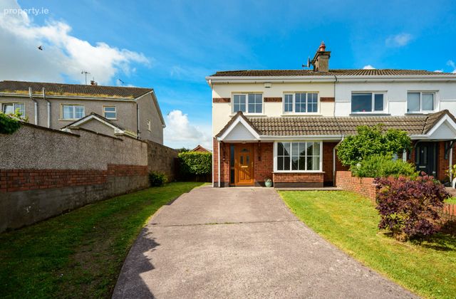 149 Curragh Woods, Douglas, Co. Cork - Click to view photos
