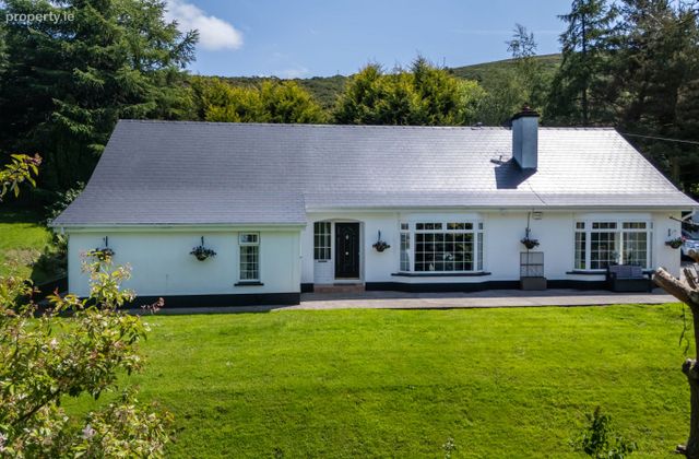 'the Cottage', Rathnabo, Blessington, Co. Wicklow - Click to view photos