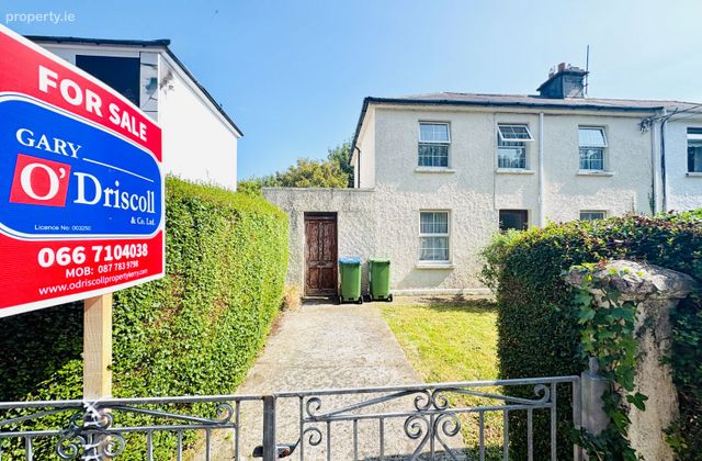 1 Castlecountess, Tralee, Ballinahow, Co. Kerry - Click to view photos