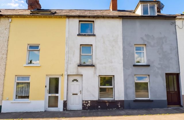 18 Roslea Road, Clones, Clones, Co. Monaghan - Click to view photos