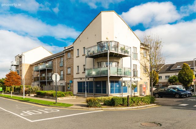 Kings Hall, Waterside Avenue , Waterside, Malahide, Co. Dublin - Click to view photos