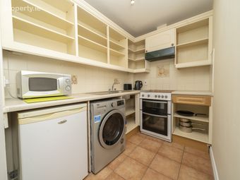 Apartment 13, Whitehall Square, Perrystown, Dublin 12 - Image 5