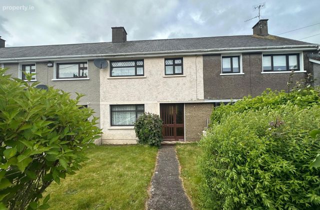 32 O'neill's Place, Carrignafoy, Cobh, Co. Cork - Click to view photos