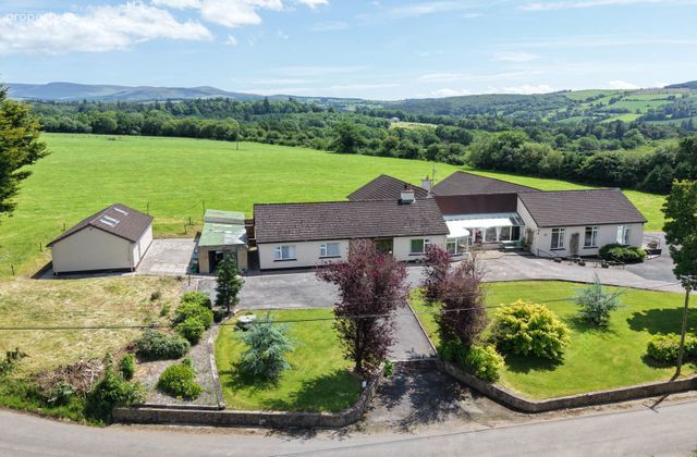 Clonanav Guest House, Ballymacarbry, Clonmel, Co. Tipperary, Ballymacarbry, Co. Waterford - Click to view photos