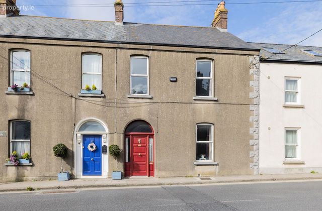 Carriglea, 2 Harbour Road, Skerries, Co. Dublin - Click to view photos
