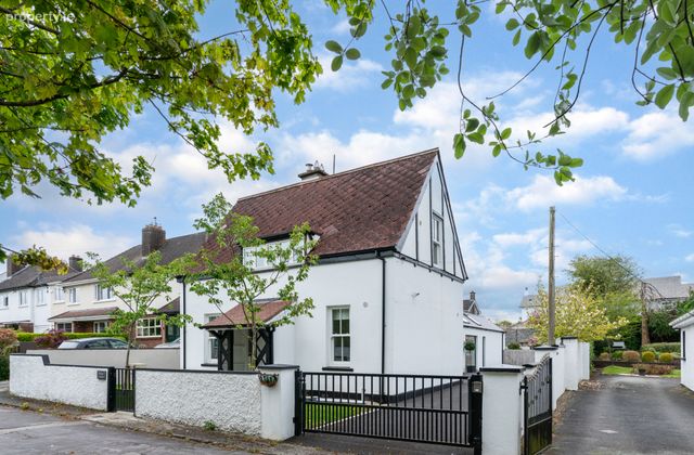Mons Lodge, Leinster Walk, Kildare Town, Kildare, Co. Kildare - Click to view photos