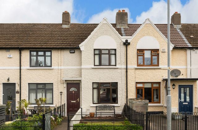23 Malone Gardens, Sandymount, Dublin 4 - Click to view photos