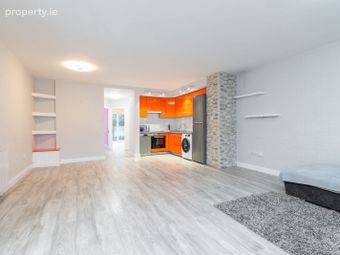 17 Lanesborough Crescent, Finglas, Dublin 11 - Image 2