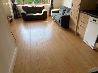 17 Millfield Manor, Millfield, Newbridge, Co. Kildare - Image 2