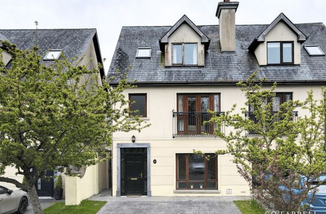 9 The Mews, Castle Rock, Midleton, Co. Cork - Click to view photos