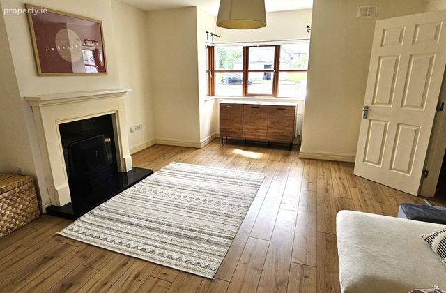 O'carolan's Court, Kilronan, Ballyfarnon, Ballyfarnon, Co. Roscommon - Click to view photos