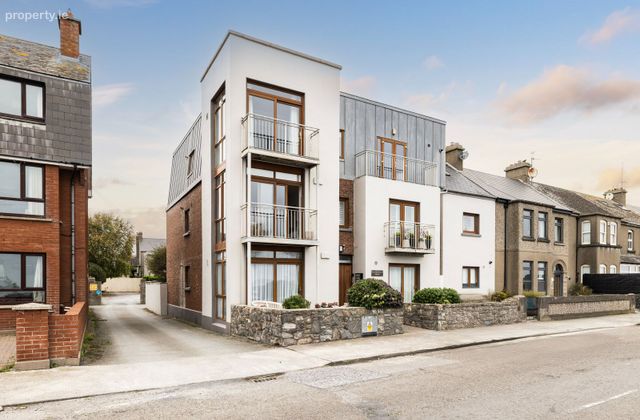 Apartment 4, South Strand House, South Strand, Skerries, Co. Dublin - Click to view photos