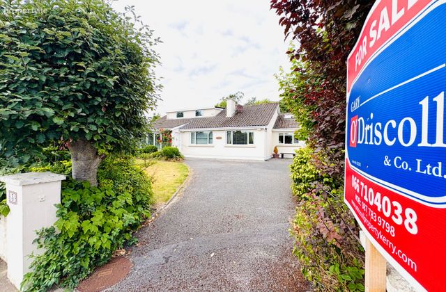 Manorville, 3 Castle Demesne, Tralee, Co. Kerry - Click to view photos