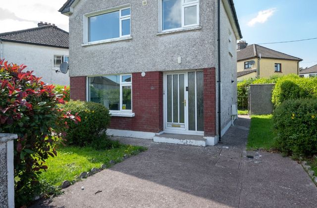 17 Donscourt, Bishopstown, Wilton, Co. Cork - Click to view photos