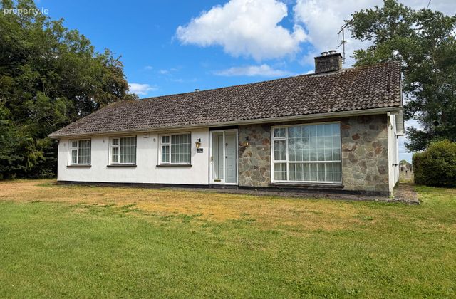 Lisloran, Cashel, Co. Tipperary - Click to view photos