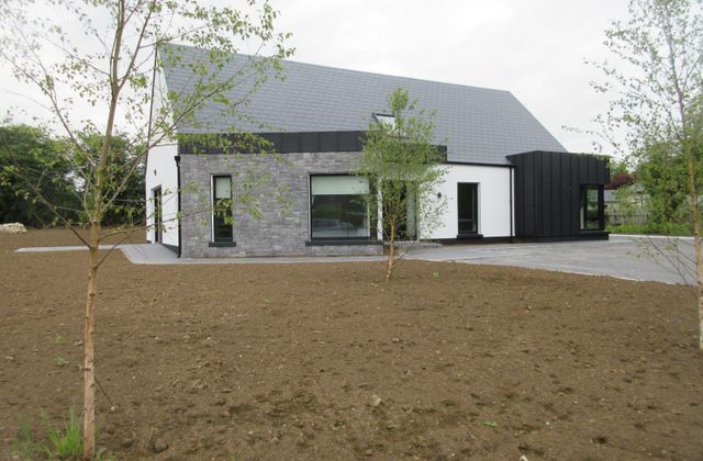 Barry More, Kiltoom, Athlone, Co. Roscommon - Click to view photos