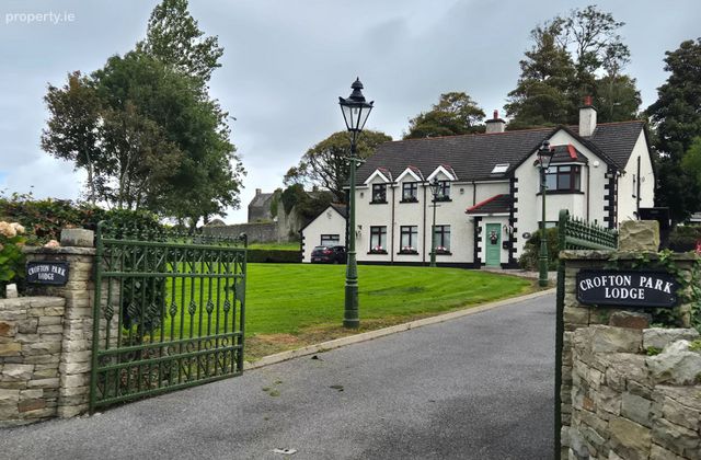 Crofton Park Lodge, Crofton Park, Ballina, Co. Mayo - Click to view photos