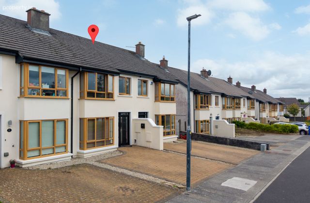 Carrabeag, Newport Road, Castlebar, Co. Mayo - Click to view photos