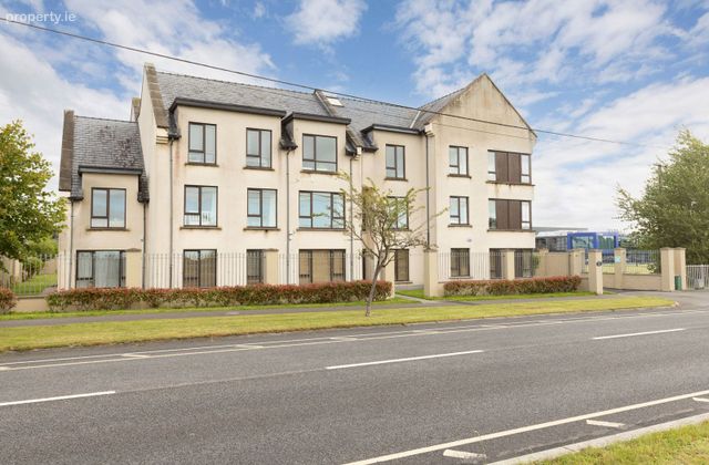 2 Petitswood View, Dublin Road, Mullingar, Co. Westmeath - Click to view photos