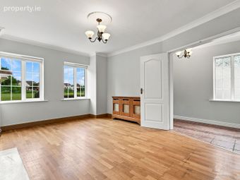 10 Warrenstown Walk, Mulhuddart, Mulhuddart, Dublin 15 - Image 3