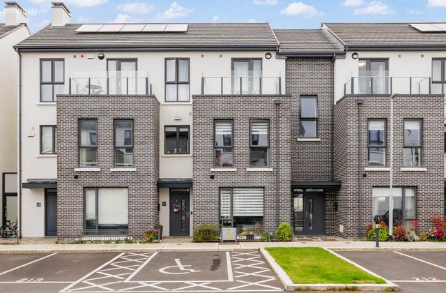 215 Oldtown Woods, Celbridge, Co. Kildare, Celbridge, Co. Kildare - Click to view photos