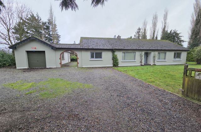 Grange North, Ballycarron, Golden, Cashel, Co. Tipperary - Click to view photos