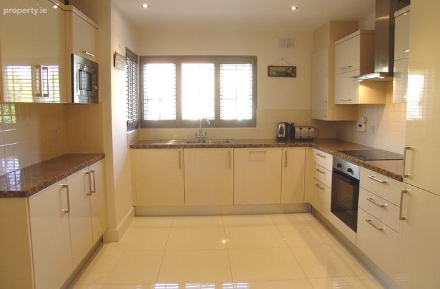 Cedar Grove, Ridgewood, Swords, Co. Dublin - Click to view photos