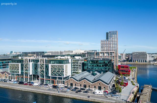 15 Hanover Court, Grand Canal Dock, Dublin 2 - Click to view photos