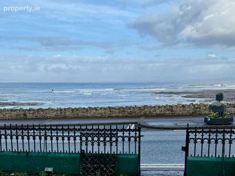 Rolling Wave, 7 Bayview Terrace, West End, Bundoran, Co. Donegal - Image 2