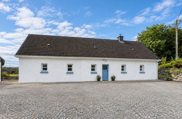 Katie's Cottage, Balrobuck Beg, Corrandulla, Co. Galway - Click to view photos