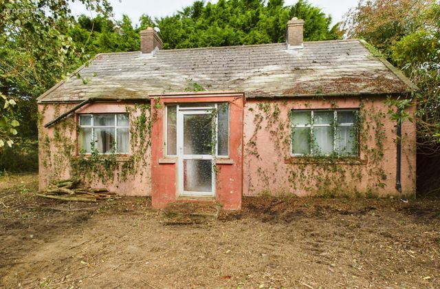Ballycullane, New Ross, Ballycullane, Co. Wexford - Click to view photos
