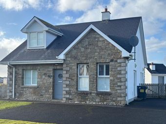 17 Beach Cottages, Rossnowlagh, Rossnowlagh, Co. Donegal - Image 2