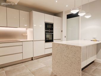 7 The Courtyard, Foxrock Park, Foxrock, Dublin 18