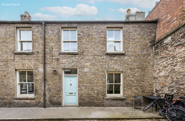 Mackies Place, Off Pembroke Street Lower, Dublin 2 - Click to view photos