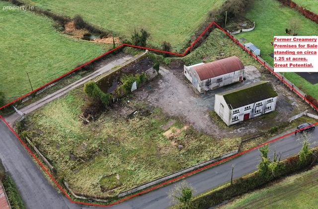 Templebraden Cross, Kilteely, Pallasgreen, Co. Limerick, Emly, Co. Tipperary - Click to view photos