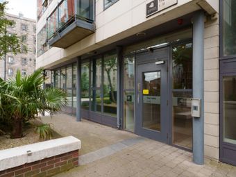 Apartment 14, The Locks, Charlotte Quay Dock, Hanover Quay, Dublin 2 - Image 2