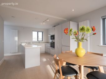 Cloch Mhile, Galway City Centre, Co. Galway - Image 4