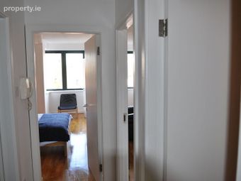 Apartment 32, Canon Court, Christchurch, Dublin 8 - Image 3