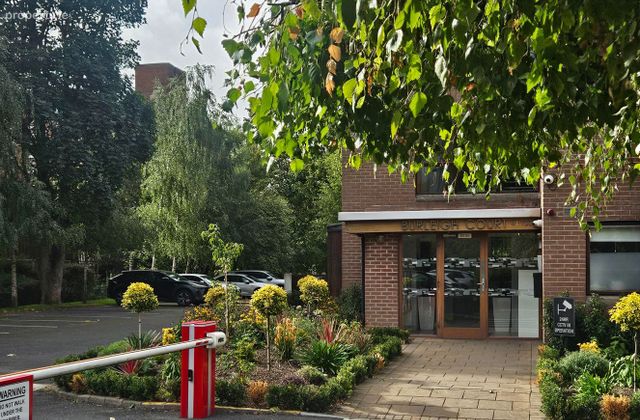 Apartment 70, Burleigh Court, Ballsbridge, Dublin 4 - Click to view photos