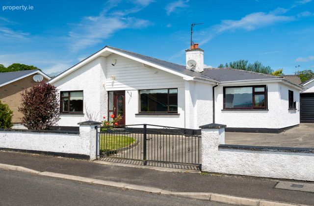 8 Woodlawn, Stranorlar, Co. Donegal, Ballybofey, Co. Donegal - Click to view photos