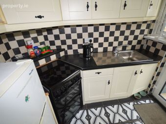239 Saint Eunan's Terrace, Raphoe, Co. Donegal - Image 4