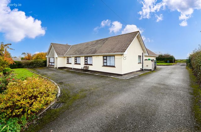 Ballynakill, Enfield, Newtown, Co. Kildare - Click to view photos
