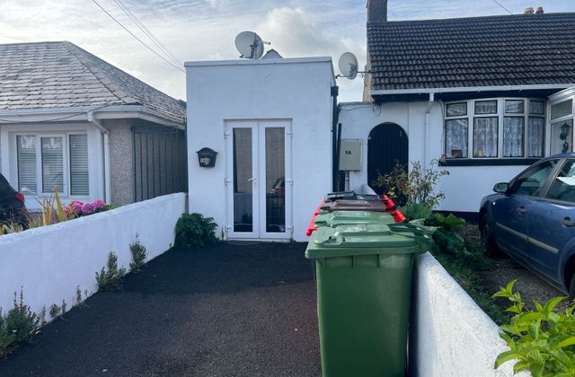 164a Old County Road, Dublin 12, Crumlin, Dublin 12 - Click to view photos