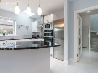 Hampton Crescent, Saint Helen's Wood, Booterstown, Booterstown, Co. Dublin - Image 3