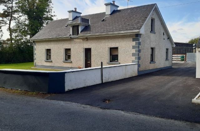 Mountbellew, Newtown, Co. Galway - Click to view photos