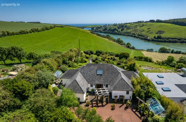 Castlelands, Castlepark, Kinsale, Kinsale, Co. Cork - Click to view photos